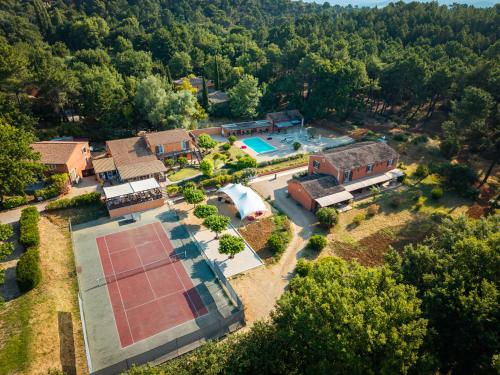 Hotel Les Ambres in Roussillon
