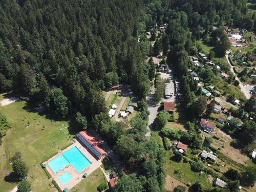 Campingplatz & Bungalowdorf am Waldbad in Erlau, Deutschland