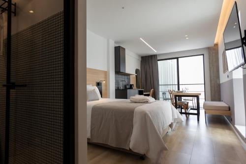One-Bedroom Urban Suite room in Alinea Urban Saripolou Square