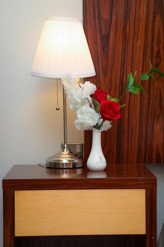 Standard Single Room image 7