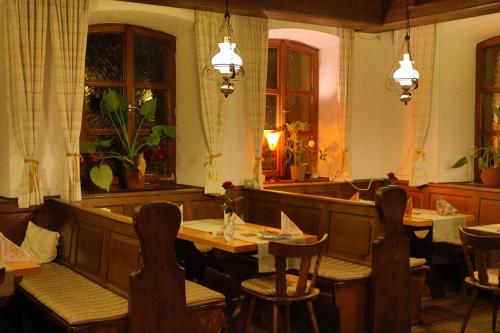 Landgasthof Hotel zum Roß Dorfgütingen (Landgasthof Hotel zum Roß Dorfgutingen) in Wörnitz