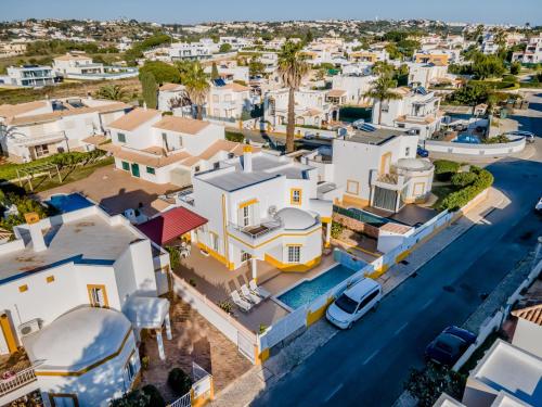 Pet-Friendly with Private Pool Close to the Beach, Galé (foto 8)