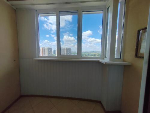 One-Bedroom Apartment image 9