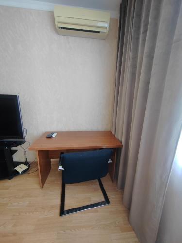 One-Bedroom Apartment image 10