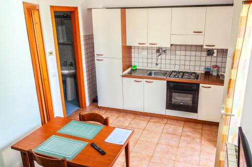 ローマ A casa di Marco Guesthouse 2 - Apt di Ciampino e stazione per Roma 3つ星 シングルルーム プール