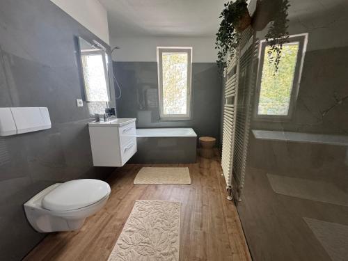 SuperHosts PARKPLATZ - Zentrum - TERRASSE - King-Bett - NETFLIX, Bremen (photo 4)