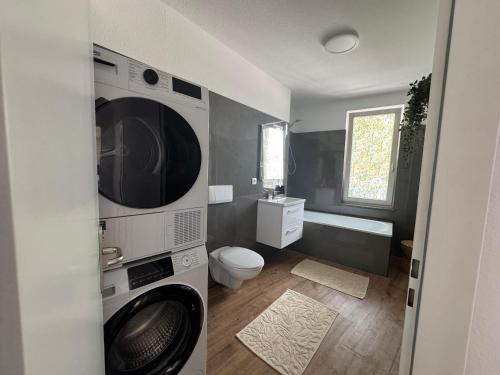 SuperHosts PARKPLATZ - Zentrum - TERRASSE - King-Bett - NETFLIX, Bremen (photo 7)