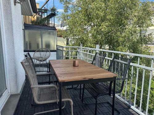 SuperHosts PARKPLATZ - Zentrum - TERRASSE - King-Bett - NETFLIX, Bremen (photo 5)