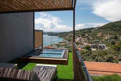Suite with Private Pool image 3
