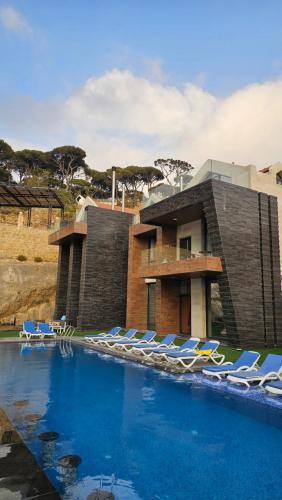 Luxurious 3-Level Chalet with Pool in Falougha