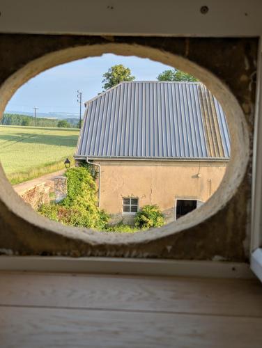 Vannas istaba, Dépendance du château de Remehan rénovée avec goût (Dependance du chateau de Remehan renovee avec gout) in Duzī