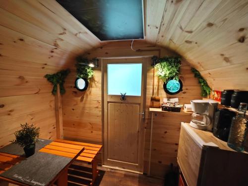 Hobbit Hütte am Bach ohne Bettwäsche (Hobbit Hutte am Bach ohne Bettwasche) in 基爾興西滕巴赫