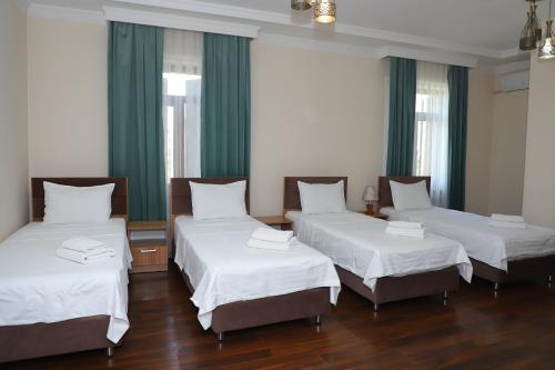 4 futon beds