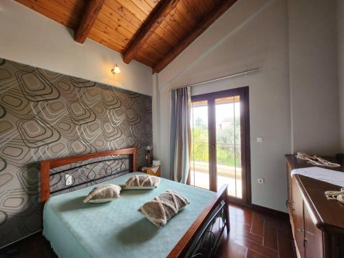 Spiti Loggos in Longos Aegio