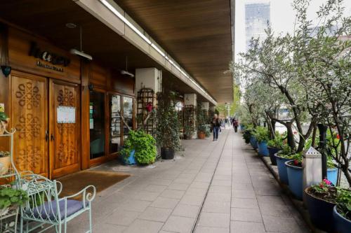 Canary Wharf Luxury 2-bed 2-bath Stay - image 14