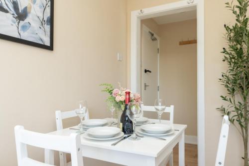 Open Mind Property - Studio for FOUR in Talbot and Branksome Woods