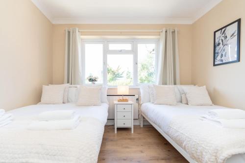 Open Mind Property - Studio for FOUR in Talbot and Branksome Woods