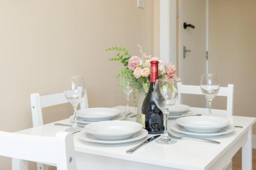 Open Mind Property - Studio for FOUR in Talbot and Branksome Woods