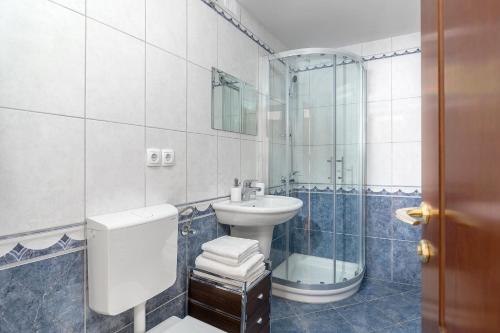 One-Bedroom Apartment with Terrace image 4