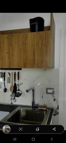 One-Bedroom Apartment image 2