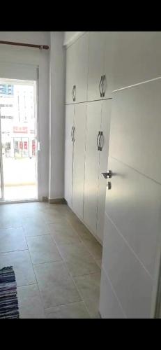 One-Bedroom Apartment image 1