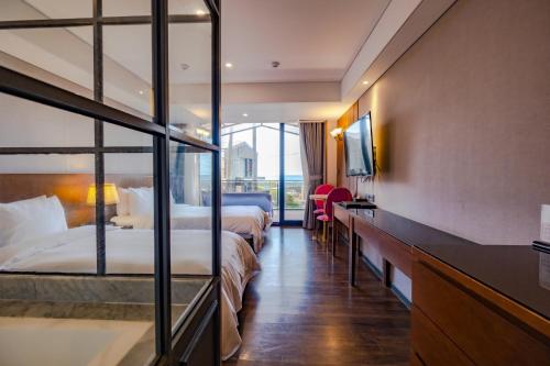 Terrace Twin - Low floor, Complimentary Access to the Infinity Pool