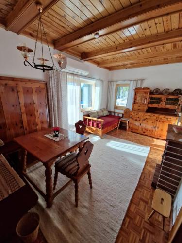 LaLo Alm XL - Großes Familienchalet mit Loft & Panoramablick - 12 Personen in Lachtal