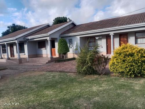 Zuzani Ikhaya B&B in Grahamstown