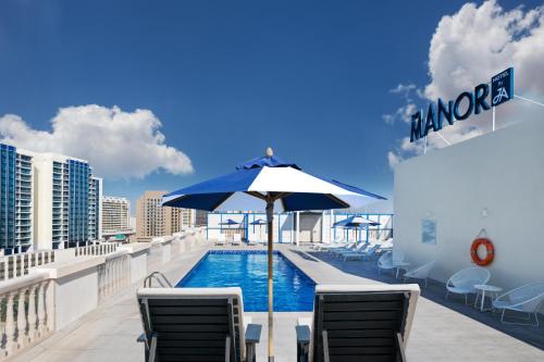 Swimming pool, JA The Manor Hotel, Dubai in Jebel Ali