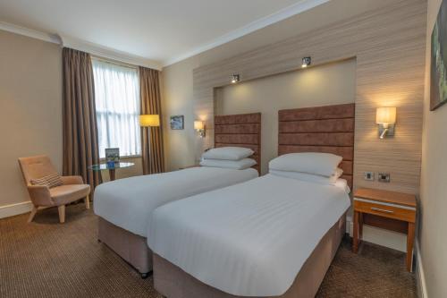 2 twin beds