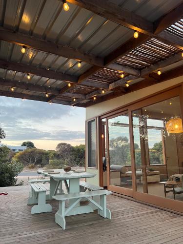 Alloca Beach Shack in Marion Bay