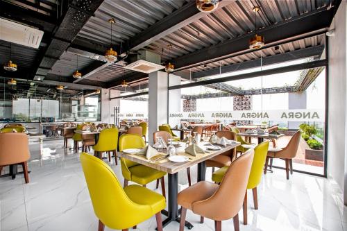Ресторан, Royal Mark Hotel in Sylhet