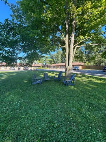 Exterior view, Rideau Heights Inn near Ottawa Macdonald-Cartier International Airport