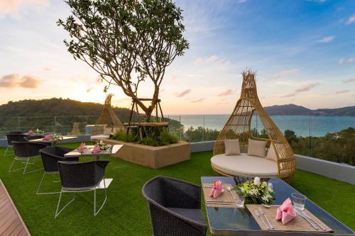Restaurant, Crest Resort & Pool Villas near Whalecome Home Cooking