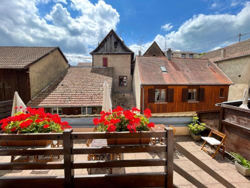 ทัศนียภาพ, La Maison Bleue - Historic House in the Heart of Riquewihr in ริควิ