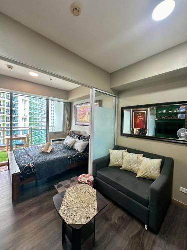 Condo near airport with PS4 and Parking, Manila