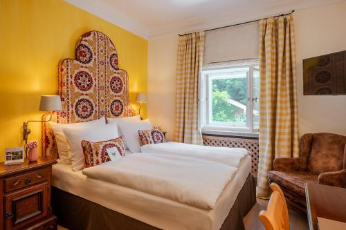 room detail thumbnail 1