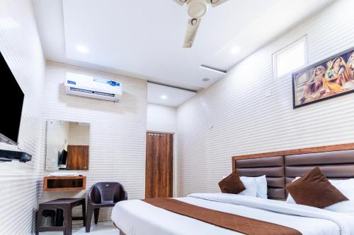 room detail thumbnail 0