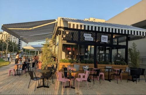 Elegant 4-Bedroom Apartment In Herzliya in Herzliya City Center