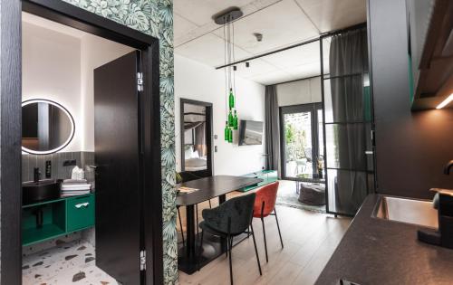2 bedrooms, 3 beds