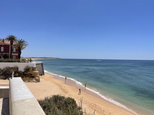 View, Algarve, spacious T2 with balcony and garage, Armacao de Pera in Armacao De Pera