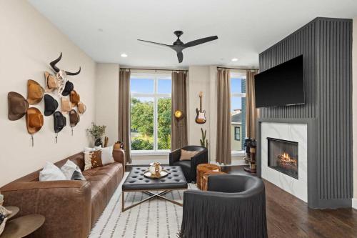 Downtown Views Glam Stations Close to Broadway – khách sạn tại Germantown