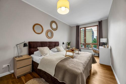 Wola Prestige Apt - Parking, Balcony - By Rentujemy, Varšava