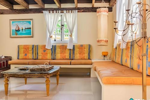 Casa Ribeirão | Conforto próximo à praia (Casa Ribeirao | Conforto proximo a praia) in Praia do Curral