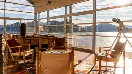 Strikingly designed in timber and glass in Glendhu Bay