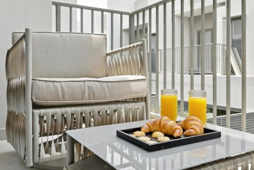 New 2.5 BR Villa With PS5 and Garden Near Dubai Mall - image 12