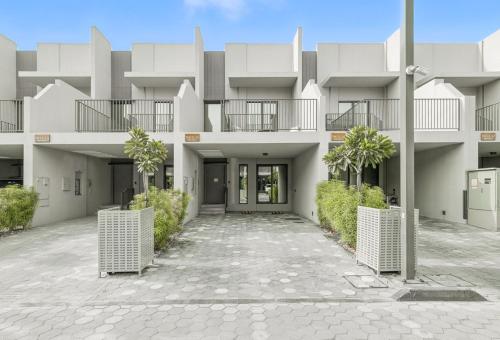 New 2.5 BR Villa With PS5 and Garden Near Dubai Mall, Dubái (foto 5)