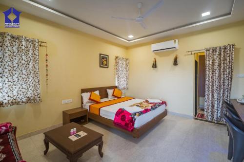Double Room image 10