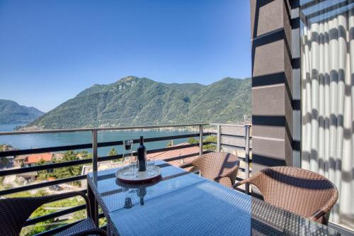 Panorama Como Lake in Nesso