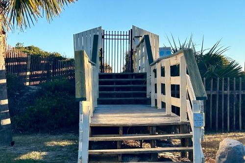 Sea Cabin 228-B - image 2